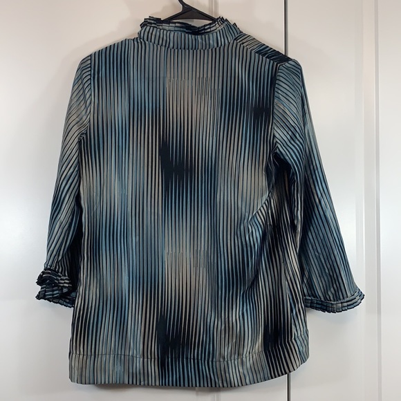 BCBGeneration Womens Blouse 3/4 Sleeve Blue Tan Black Flowy Arms 3/4 Button up S - Picture 2 of 9